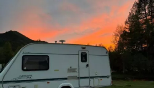 Обустроенный автодом с кухней и душем продают за 1,4 млн рублей в Горном Алтае. Фото