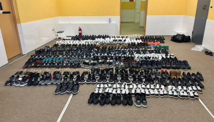Более 850 пар контрафактной обуви передадут из Белокурихи на нужды СВО