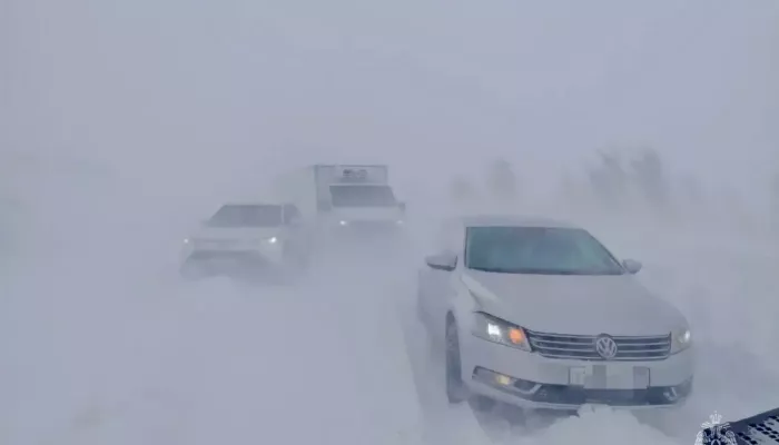 Семь трасс перекрыты в Алтайском крае на фоне непогоды: актуальный список