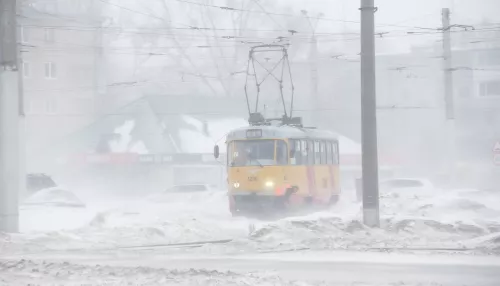 Прошедший снежный шторм может осложнить паводковую ситуацию в Барнауле