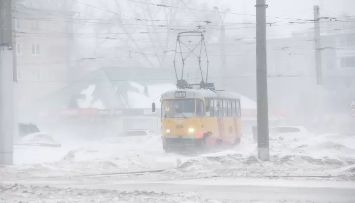 Прошедший снежный шторм может осложнить паводковую ситуацию в Барнауле