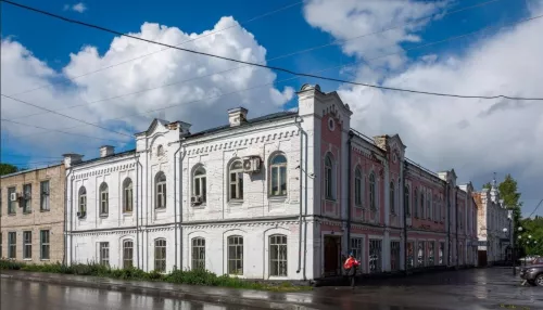 Фасад исторического Дома Рождественского в Бийске ждет капремонт на миллионы рублей