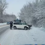 Водитель Renault устроил ДТП в Горно-Алтайске и попал в больницу с переломами