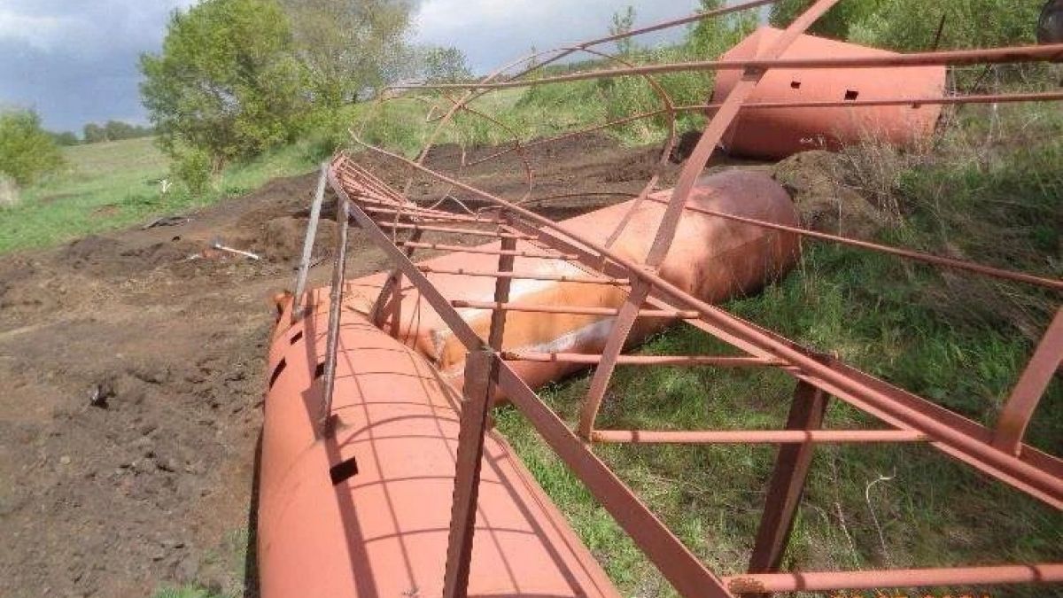 Водонапорная башня в селе Аллак Каменского района