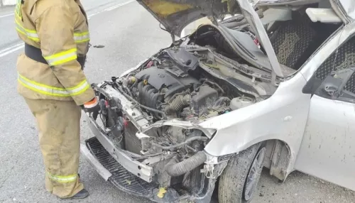 Toyota Corolla слетела с трассы и перевернулась в Республике Алтай