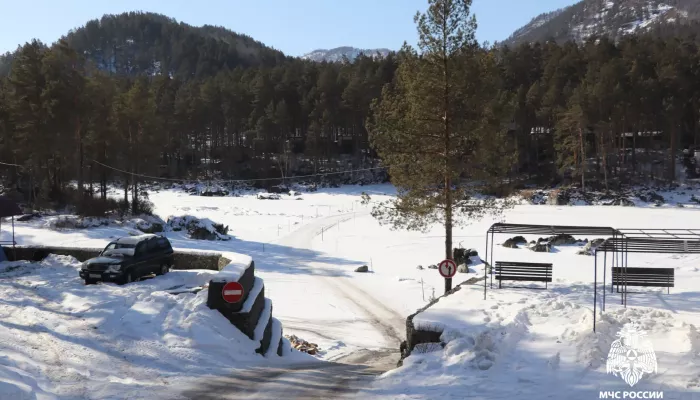 На реках Республики Алтай работают две ледовые переправы