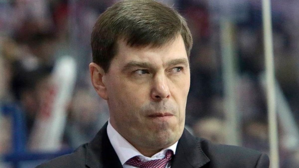 Сборную России по хоккею возглавил новый тренер
