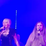 Валерия спела вместе с барнаульской певицей на своем концерте. Видео