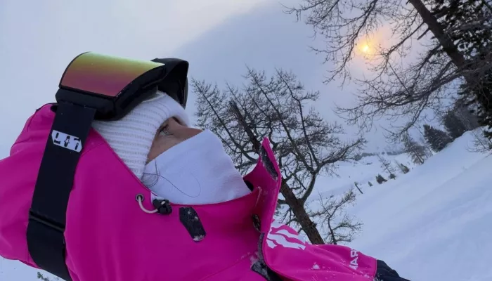 Волны из льда: Барановская показала, как покорояет зимний Алтай. Фото