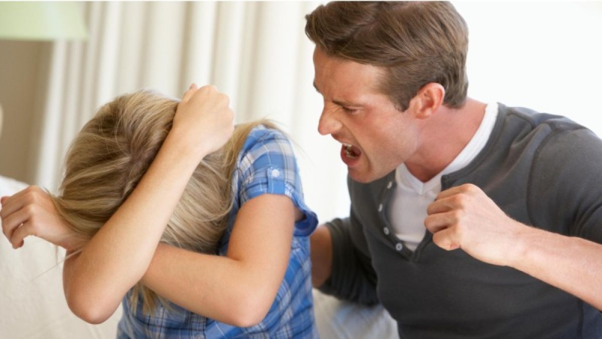 Бьет – значит любит: почему процветает домашнее насилие и кто в этом виноват?
