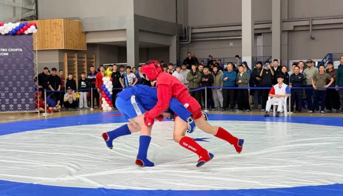 В Республике Алтай юные самбисты почтили память 6-й роты псковских десантников