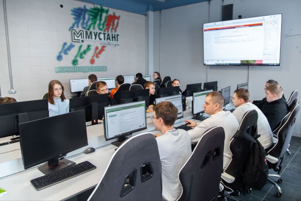 Председатель комитета Совета Федерации по аграрно-продовольственной политике и природопользованию Александр Двойных посетил Алтайский край