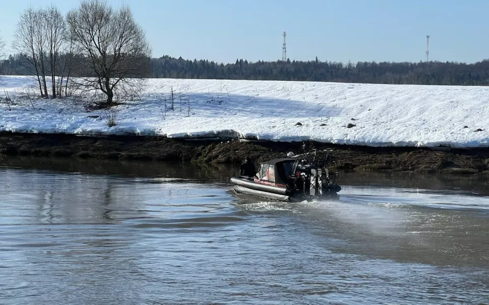 Спасатели рассказали, как смогли найти утонувшую девочку в Звенигороде