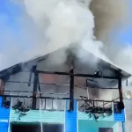 В Майминском районе Республики Алтай загорелся двухэтажный дом