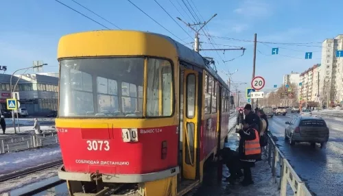 Трамвай задымился в Барнауле на остановке Балтийская