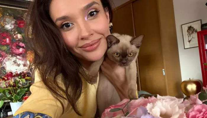 Минус 37 кг: звезда Холопа показала фигуру после резкого похудения. Фото до и после