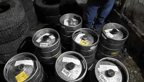 В Горно-Алтайске сняли с продажи 360 литров алкоголя и более 70 пачек сигарет