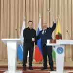 Андрей Турчак вручил разводной ключ новому главе Чойского района Игорю Русских