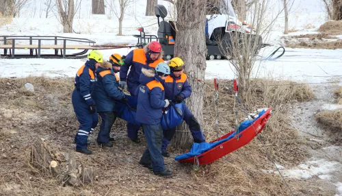 Хищник, Лось и вертушка: спасатели в Барнауле отработали действия при ЧС. Фото