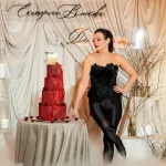 Екатерина Волкова отметила 52-летие в откровенном наряде. Фото