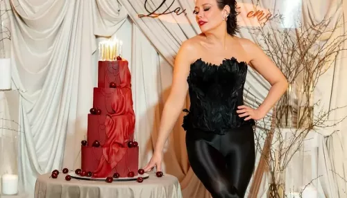 Екатерина Волкова отметила 52-летие в откровенном наряде. Фото