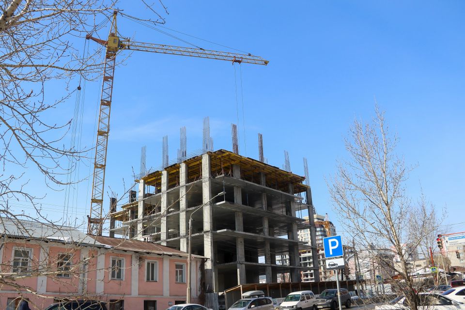 Стройплощадка на улице Никитина, 41. Март 2026 года