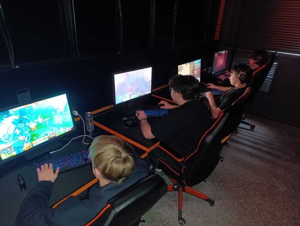 "Ростелеком" подключил «игровую скорость» барнаульскому "Центру Киберспорта"