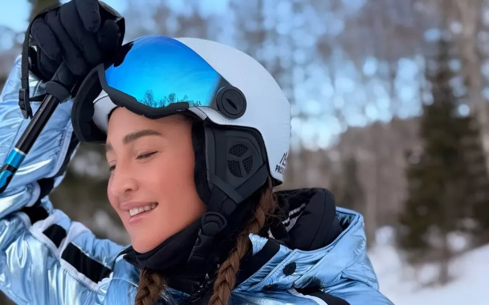 Ольга Бузова поделилась новыми кадрами с отдыха в Республике Алтай. Фото