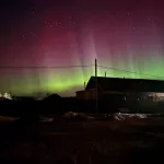 Выброс солнечной плазмы догнал Землю: в нескольких регионах наблюдали полярные сияния