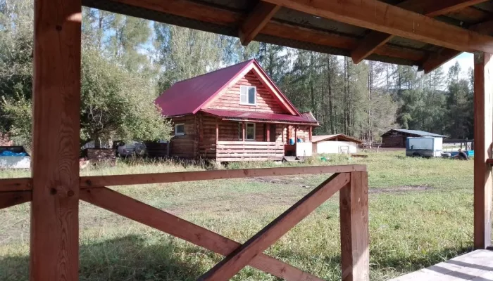 Семейную усадьбу с собственной сыроварней продают в горах Алтая за 65 млн руб. Фото