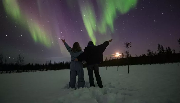 Интенсивные северные сияния озарили небо в разных регионах России. Сказочные фото