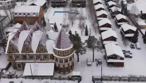 Крупную турбазу на озере Ая выставили на продажу за 275 млн рублей. Фото