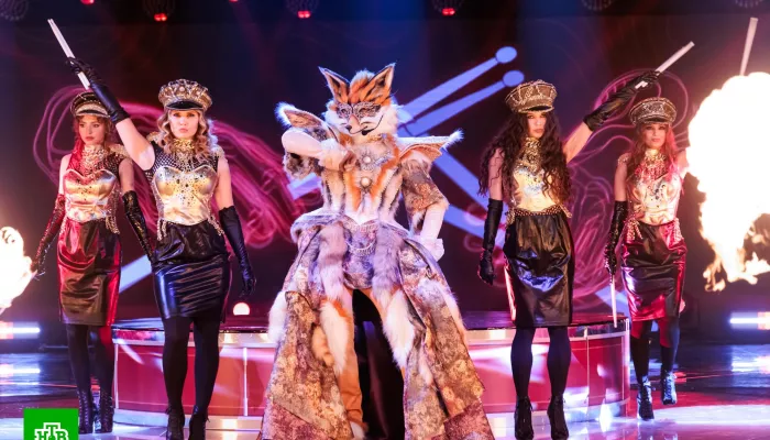 Жюри не справилось. Кто скрывался под маской Лисы в шоу Маска (12+)