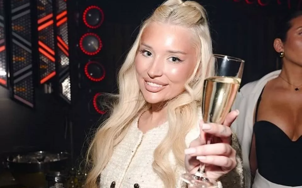 Рэперу Тимати приписывают роман с юной моделью из Барнаула