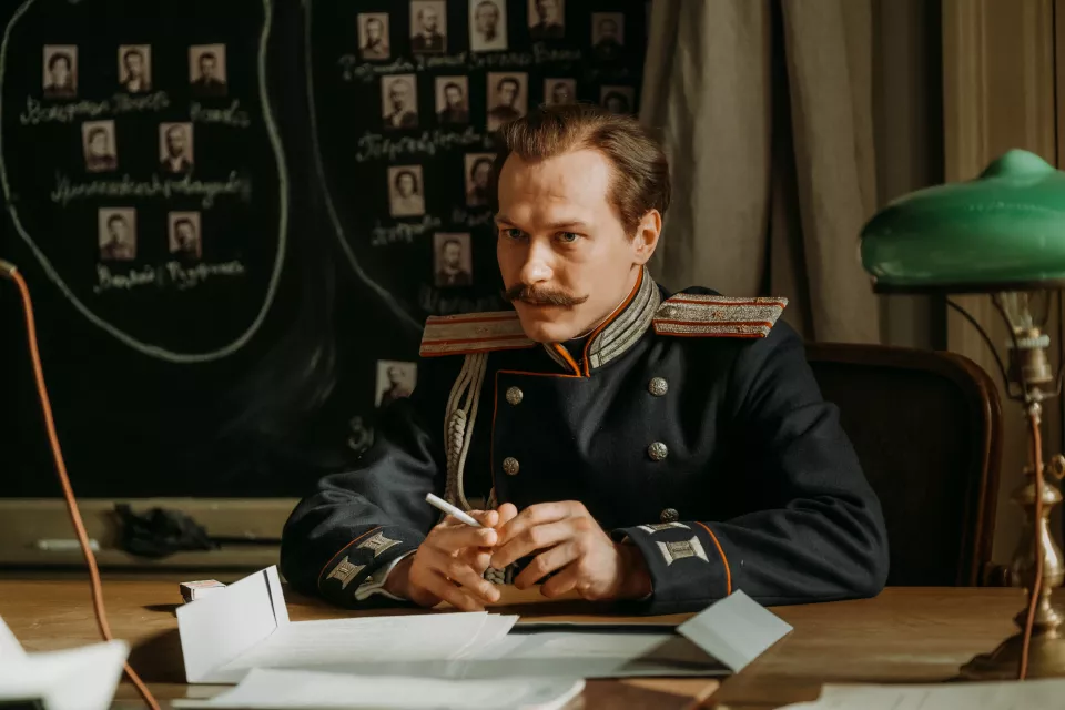 Кадр из сериала "Хроники русской революции"