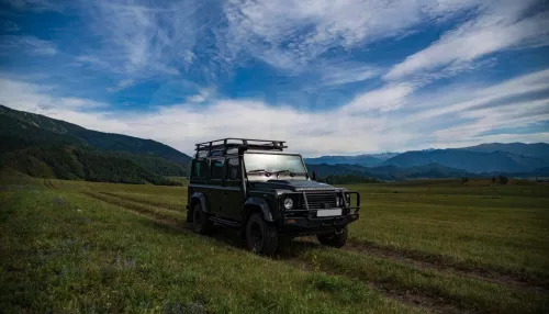 Брутальный внедорожник с турбодвижком и метеостанцией продают в Горном Алтае. Фото