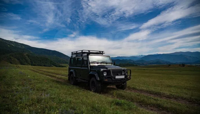 Брутальный внедорожник с турбодвижком и метеостанцией продают в Горном Алтае. Фото