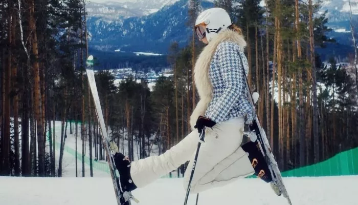 Татьяна Навка показала опасный трюк на лыжах в Республике Алтай. Видео