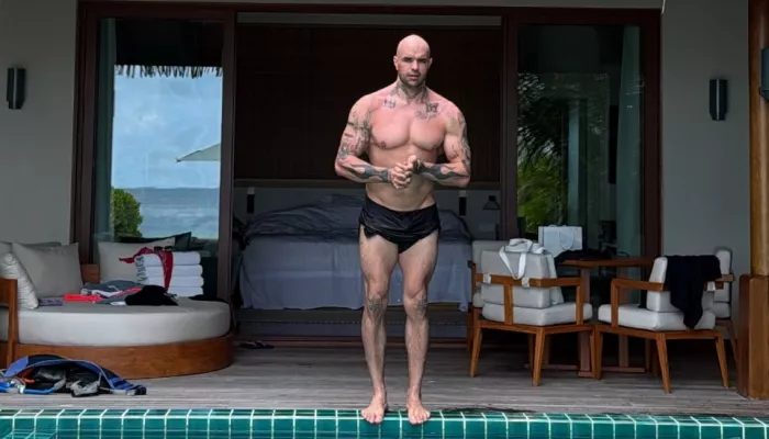 Певица Слава отдыхает на Мальдивах в компании мускулистого спутника. Фото