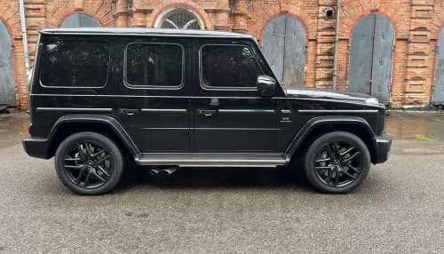 Элитный внедорожник ручной сборки продают в Бийске за 21,5 млн рублей. Фото