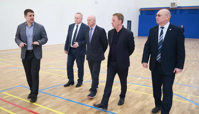 В Барнауле готовят к открытию спортивную школу в новом ФОКе на Димитрова. Фото