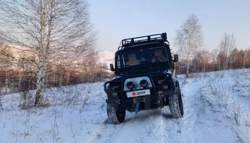 Внедорожник для экстремальных условий с танковыми фарами продают в Горном Алтае. Фото