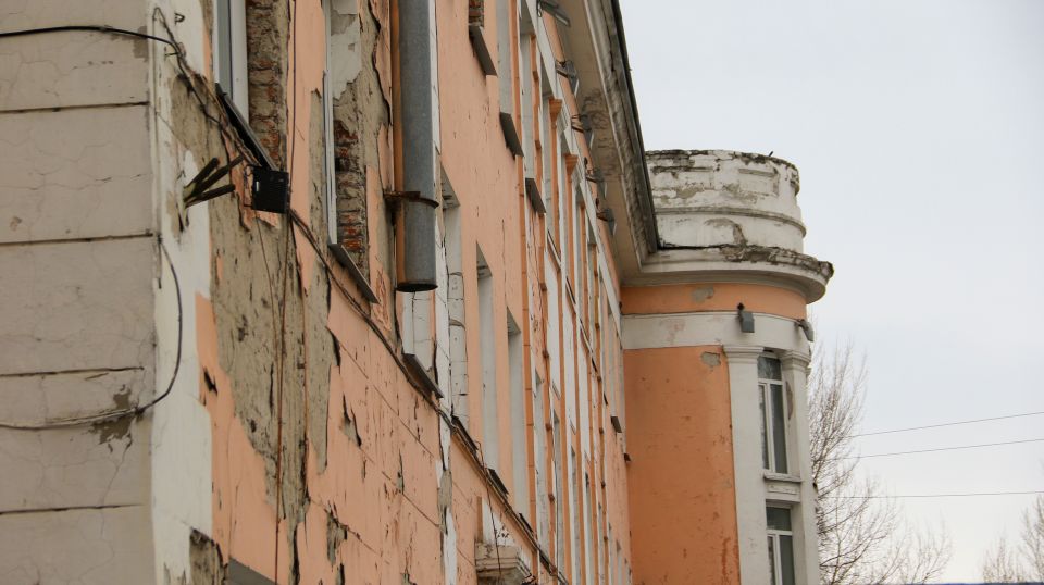 Аварийная поликлиника №2 на ул. Калинина, 16