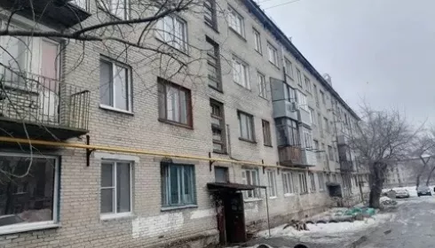 Судьбу аварийного дома на ул. Тимуровской в Барнауле решат после экспертной оценки