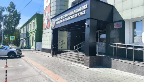 СМИ: силовики могли заинтересоваться работой бухгалтерии Минобрнауки Алтайского края