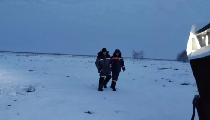 Рыбака спасли после нескольких часов блужданий ночью на границе Алтайского края. Фото