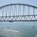 Движение по Крымскому мосту временно приостановили