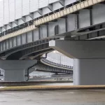 Клубок голых дорог: как новая развязка в Барнауле встретила ямочный сезон. Фото