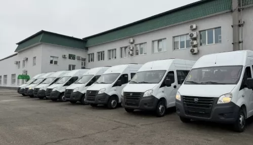 28 новых автобусов за 147 млн рублей передали городам и районам Алтайского края