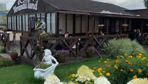 Процветающее кафе с банкетным залом в барнаульском парке продают за 10 млн рублей